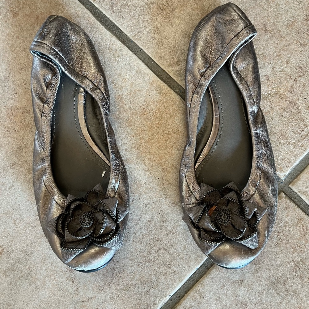 Silver Flats with flowers 2010 linea paolo size 7M